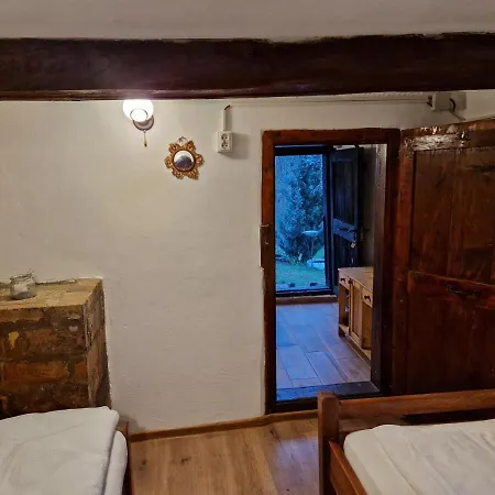 La Salasul Fermecat In Cheile Carasului Lodge