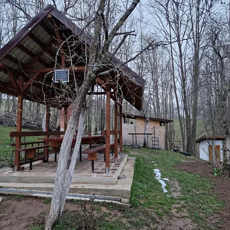 Cabană La Sălaşul Fermecat în Cheile Carasului Iabalcea