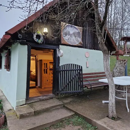 La Sălaşul Fermecat în Cheile Carasului
