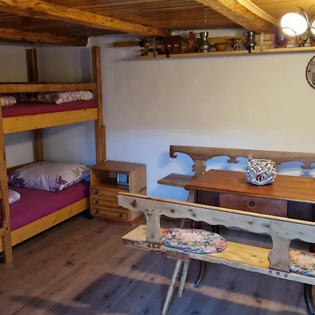 La Salasul Fermecat In Cheile Carasului Lodge *