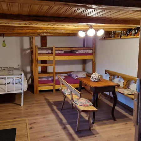Cabană La Sălaşul Fermecat în Cheile Carasului
