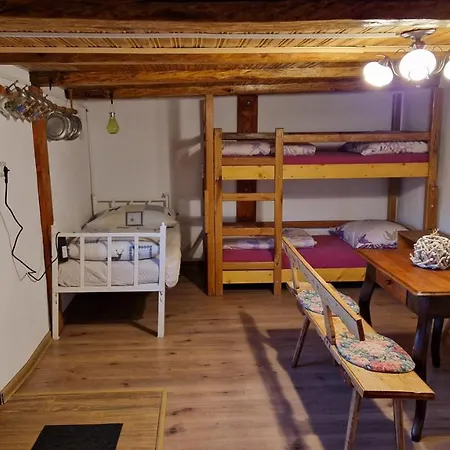 La Salasul Fermecat In Cheile Carasului Lodge Iabalcea